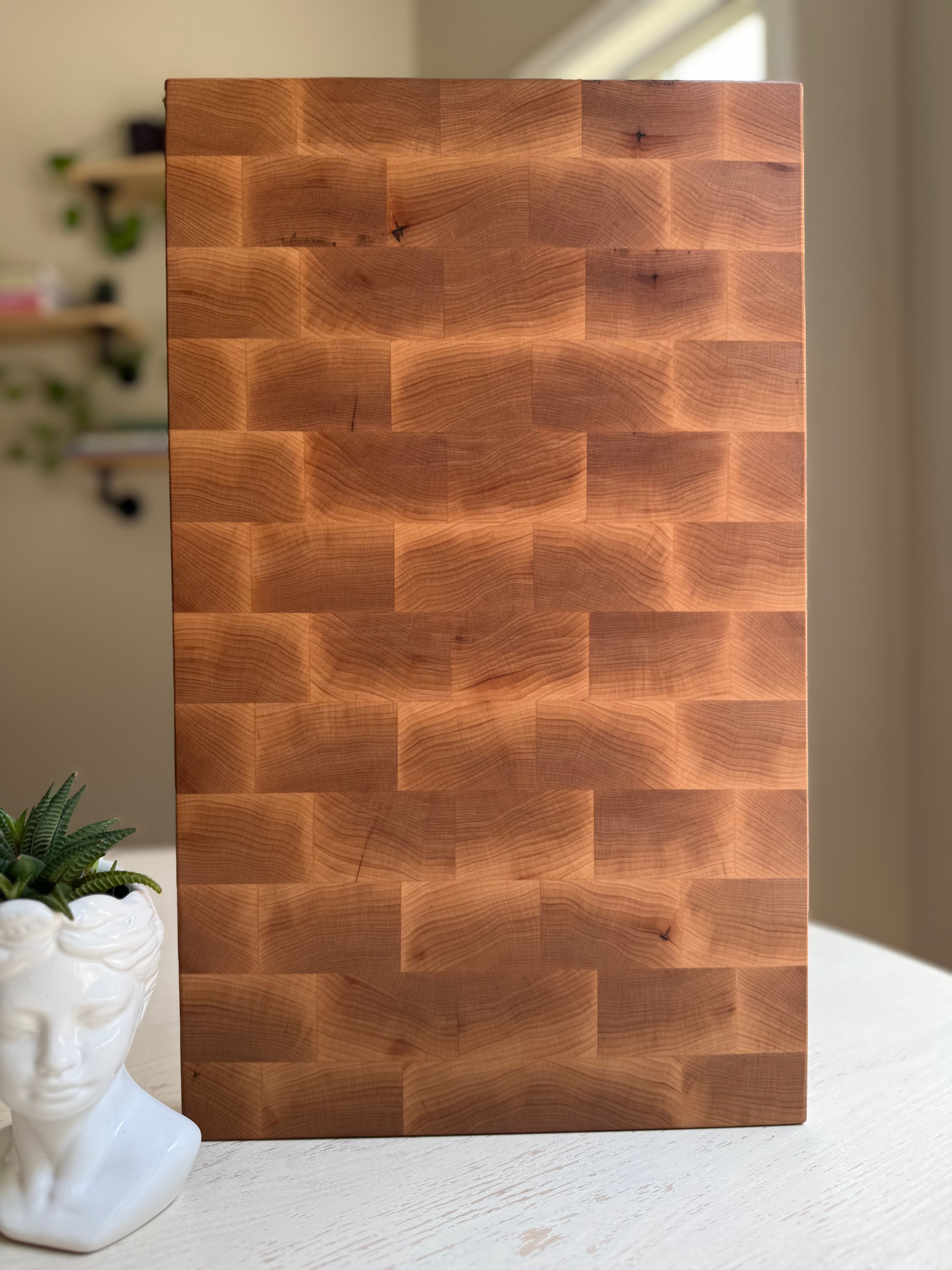 End Grain Mama Boar 12x20